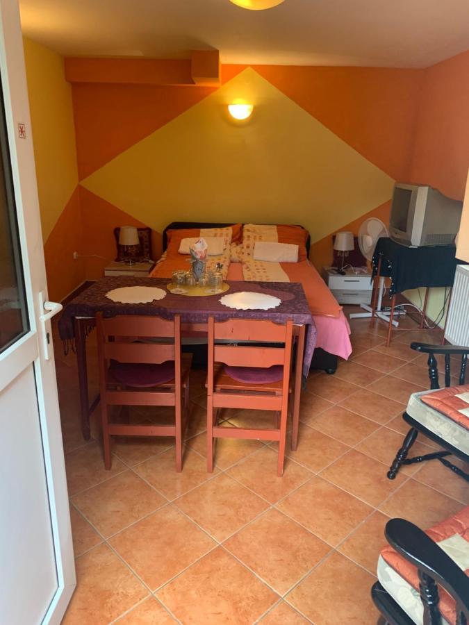 Fonix Apartman Apartment Кестели Екстериор снимка